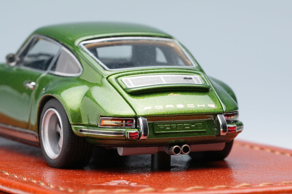 Singer 911 964 Coupe Sherlock Green Lush 1/64 Scale Model Car Titan64 Make Up