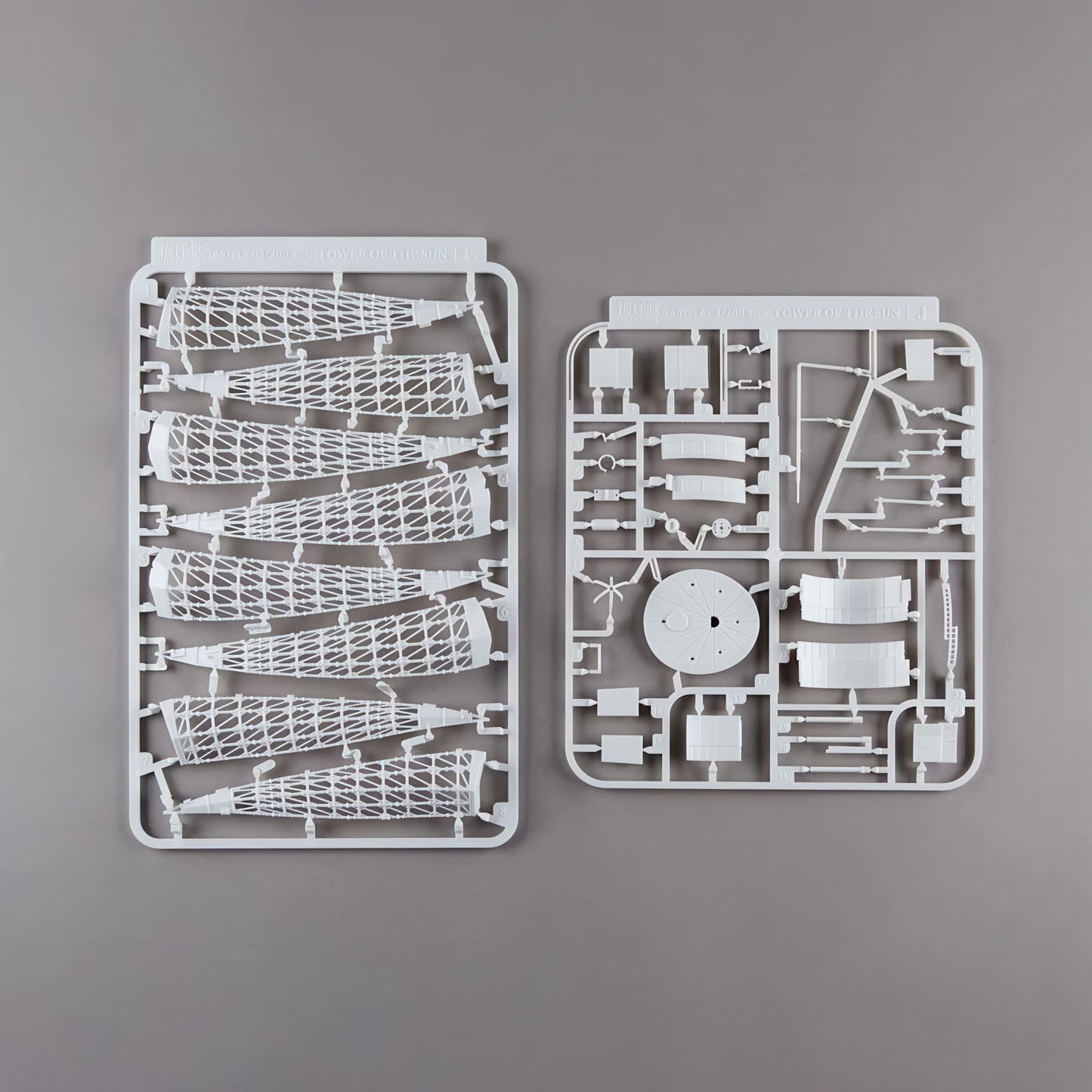 Tower of the Sun 14.2in 1/200 Scale Plastic Model Kit Kaiyodo NIB
