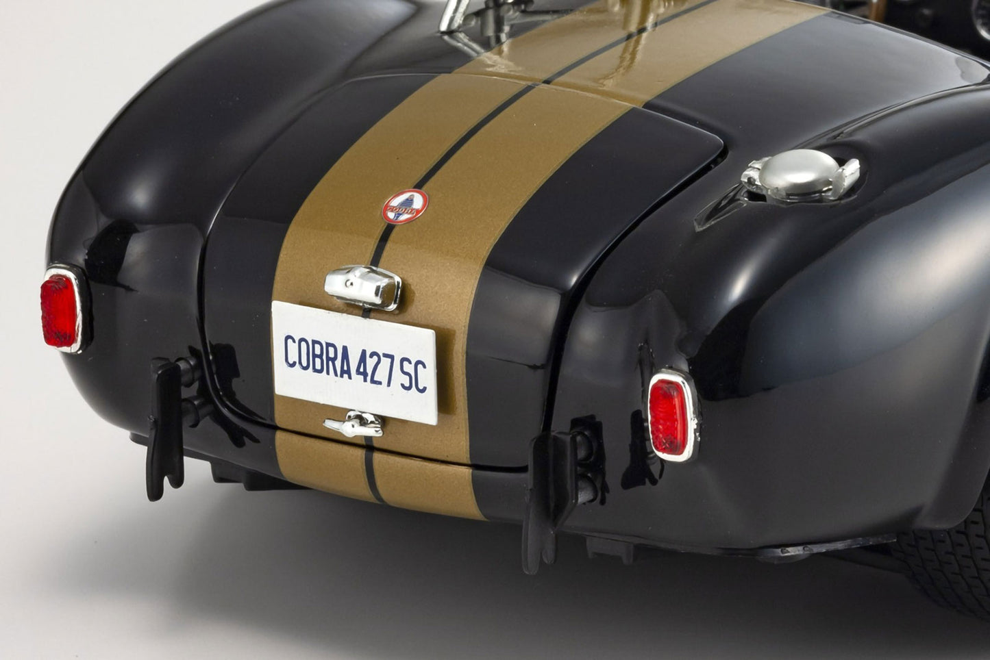 Shelby Cobra 427S/C Black Gold Stripe 1/18 Scale Diecast Car Kyosho Original NIB