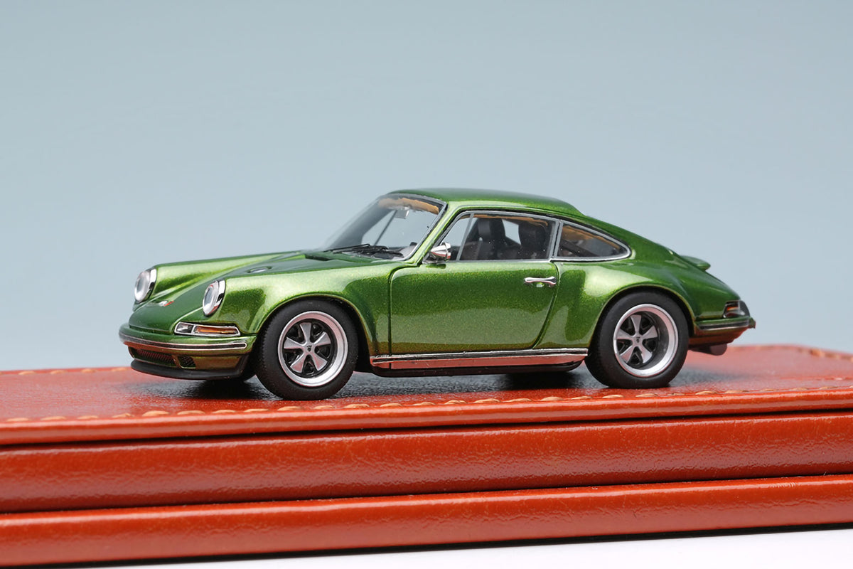 Singer 911 964 Coupe Sherlock Green Lush 1/64 Scale Model Car Titan64 Make Up