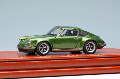 Singer 911 964 Coupe Sherlock Green Lush 1/64 Scale Model Car Titan64 Make Up