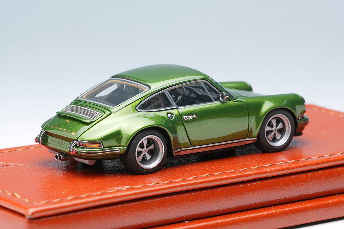 Singer 911 964 Coupe Sherlock Green Lush 1/64 Scale Model Car Titan64 Make Up