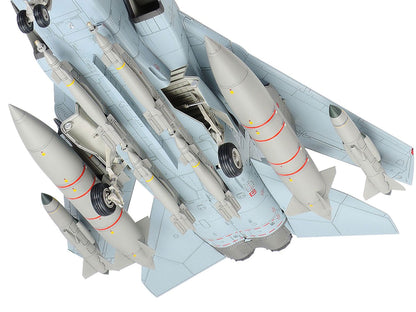 Tornado GR.4 w/Pilot Figure 1/32 Scale Model Kit Tamiya Italeri NIB