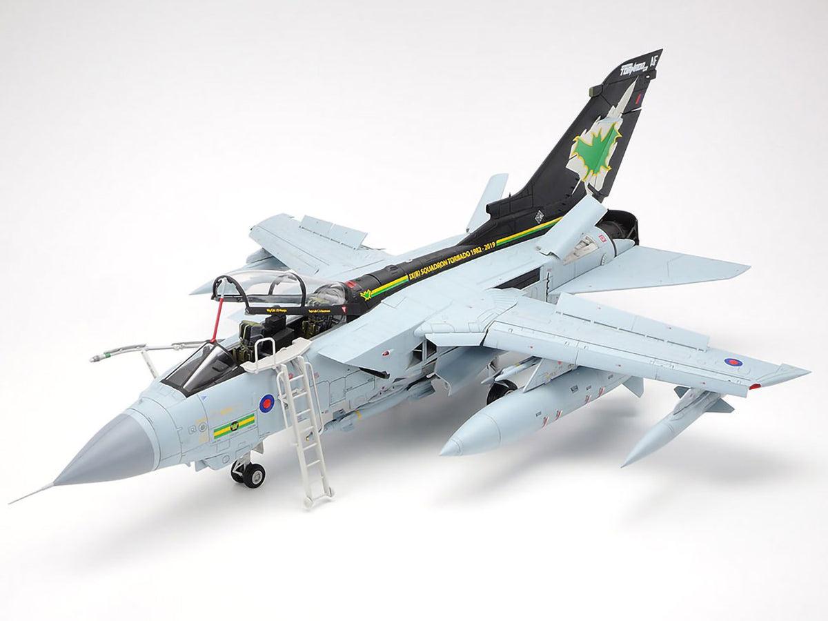 Tornado GR.4 w/Pilot Figure 1/32 Scale Model Kit Tamiya Italeri NIB
