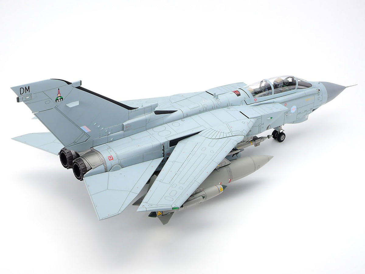 Tornado GR.4 w/Pilot Figure 1/32 Scale Model Kit Tamiya Italeri NIB