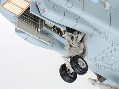 Tornado GR.4 w/Pilot Figure 1/32 Scale Model Kit Tamiya Italeri NIB